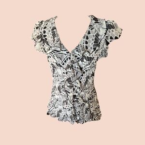 SERA NADE Button Up Ruffled V-Neck Top w/Flutter Sleeves. Like New! Size: M $28